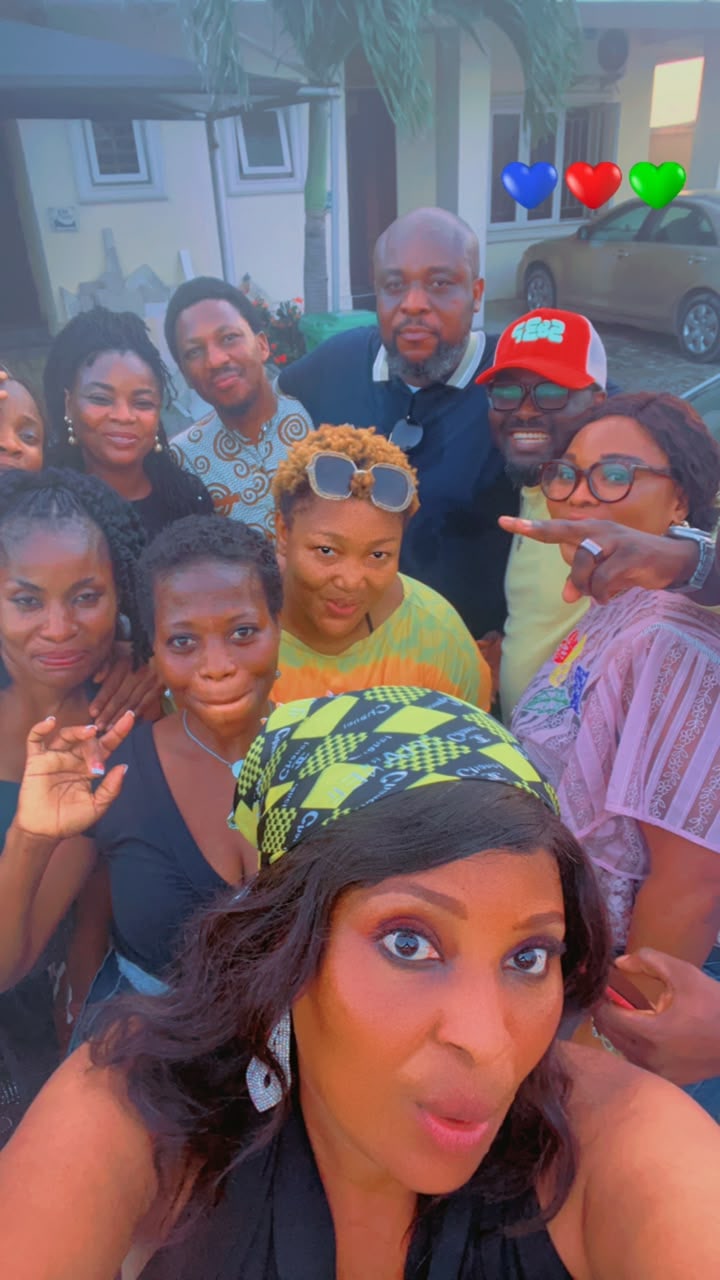 A large group of Command Ojo classmates posing outdoors together
